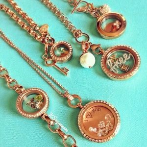 Authentic 🌹Origami Owl gold necklace&locket🌹